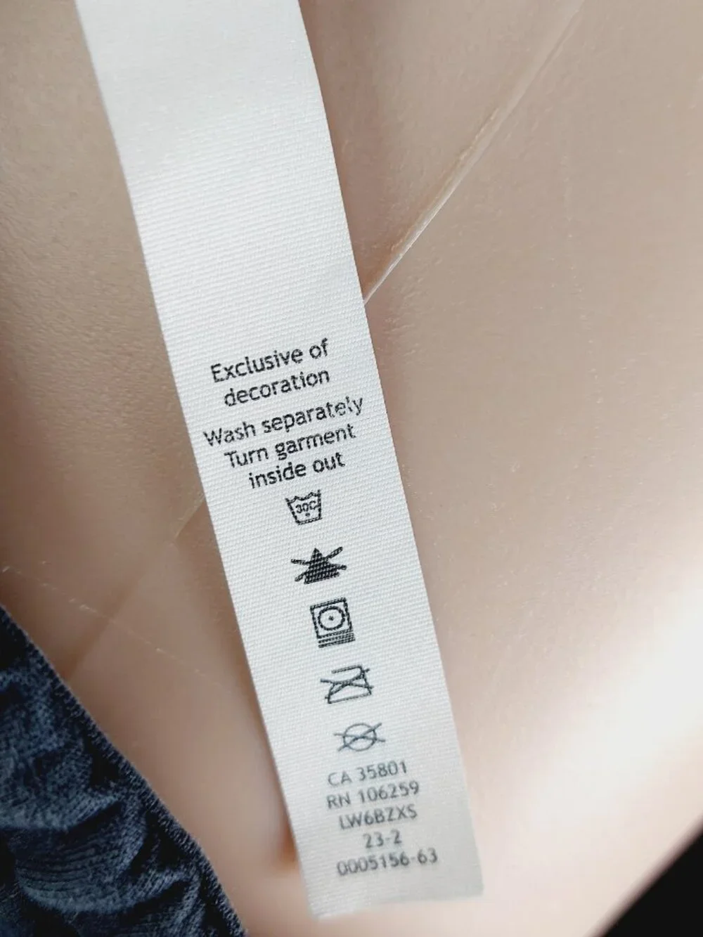 Lululemon Women's Black Softstreme High-Rise Pull-On Straight Crop Pants Size 18
